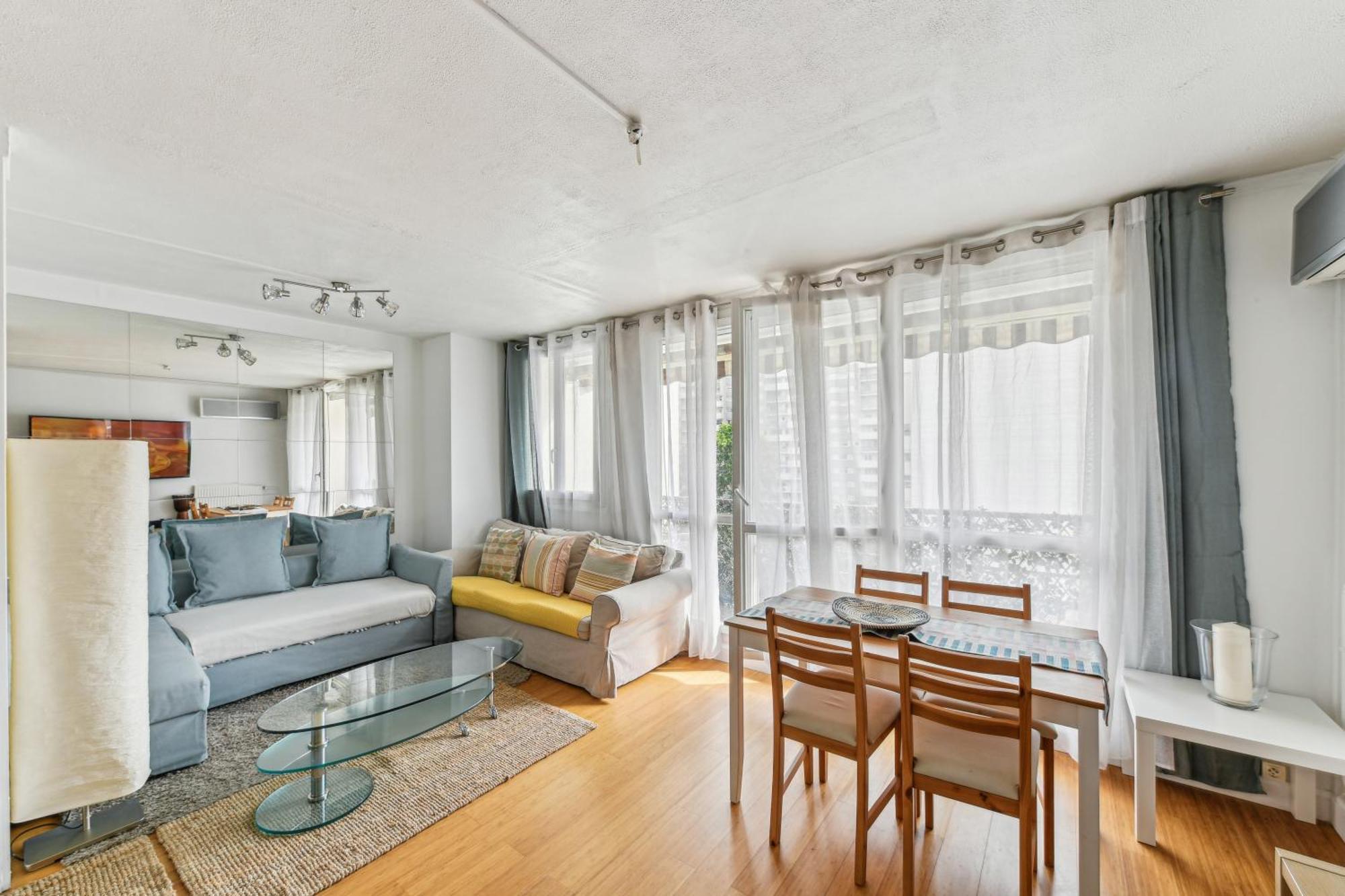 Chic And Comfortable Apart With Balcony Levallois-Perret Dış mekan fotoğraf
